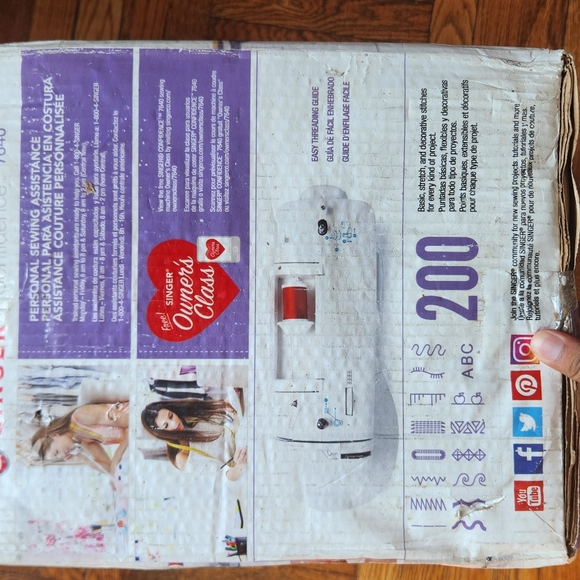 Singer Sewing Machine - Picture 4 of 4